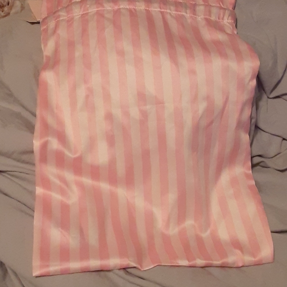 VICTORIAS SECRET DRAWSTRING BAG - Picture 2 of 3